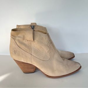 Frye Reina high heeled Western style booties size 9 1/2 in sand color